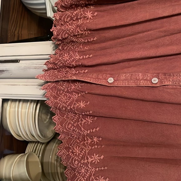 Solitaire women’s Rust Button-Up Blouse Embroidered Hem Top 2X - Picture 3 of 6